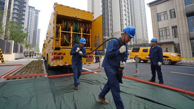 疯三后首期模拟选秀：法国人状元 肯塔基后场二三 康大双核五六